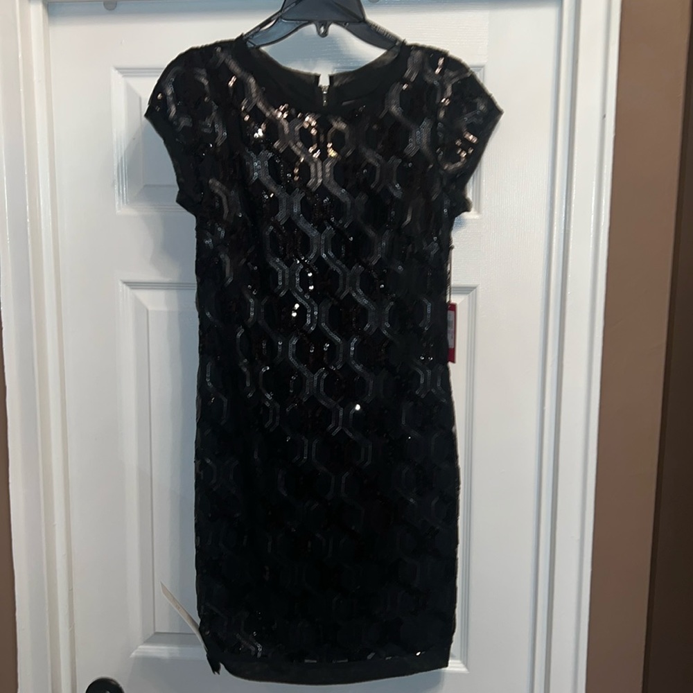 Vince Camuto, black sequin dress, new size 6 with tone